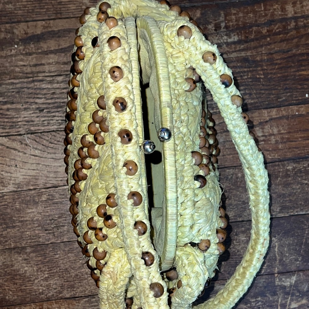 1950s Vintage Yellow Raffia purse with brown wooden beads - Picture 4 of 7